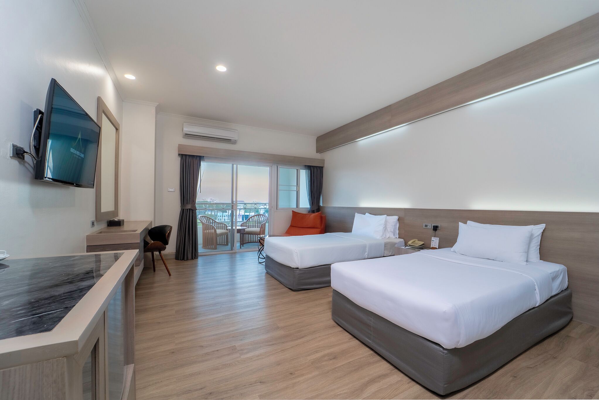 Deluxe Balcony Room