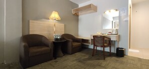 Family 2 Queen | Living area | 32-inch LED TV with satellite channels, TV - Prima Hotel Melaka (Malacca City)