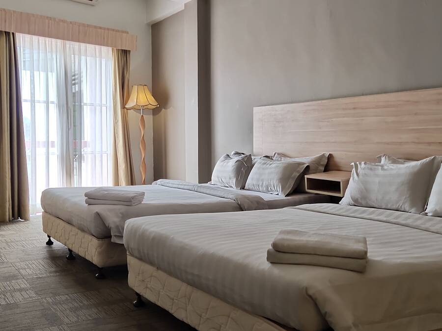 Family 2 Queen | Desk, rollaway beds, free WiFi, wheelchair access