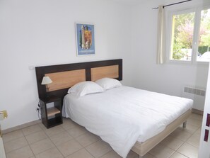 Apartamento Confort | Sistema de insonorización, tabla de planchar con plancha, wifi gratis