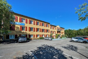 Front of property - Resid’artel Cadarache – ITER (Saint-Paul-Les-Durance)