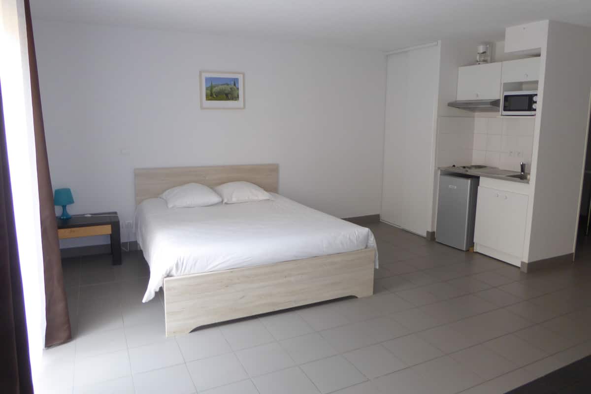 1 bedroom, soundproofing, iron/ironing board, free WiFi