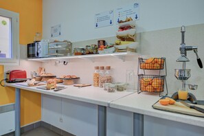 Tägliches kontinentales Frühstück gegen Gebühr