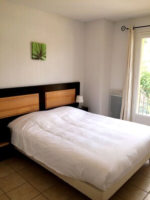 Soundproofing, iron/ironing board, free WiFi, bed sheets - Resid’artel Cadarache – ITER (Saint-Paul-Les-Durance)