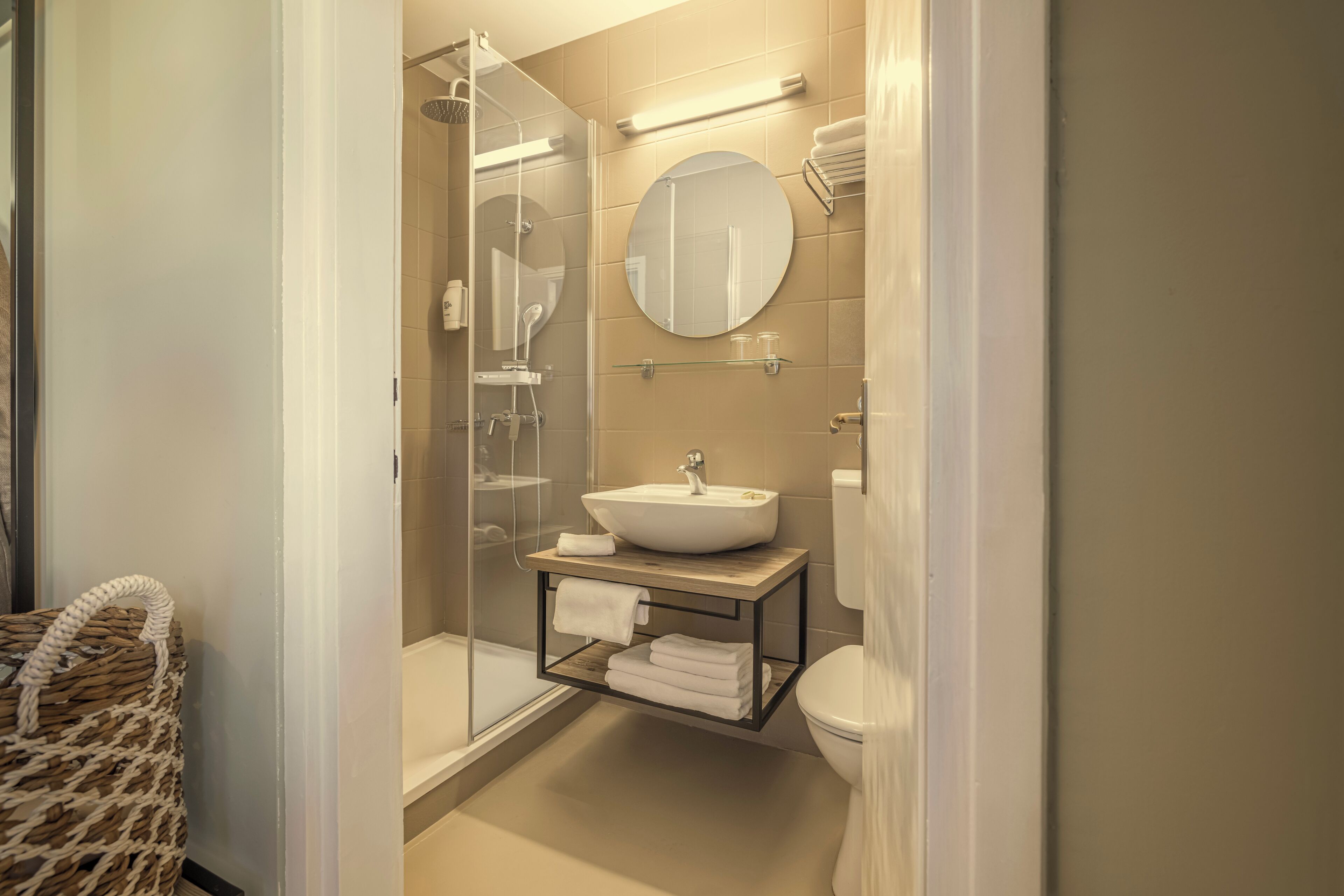 [placesroom] size m for 2+1 seaside | bathroom | shower, hair dryer, towels, soap