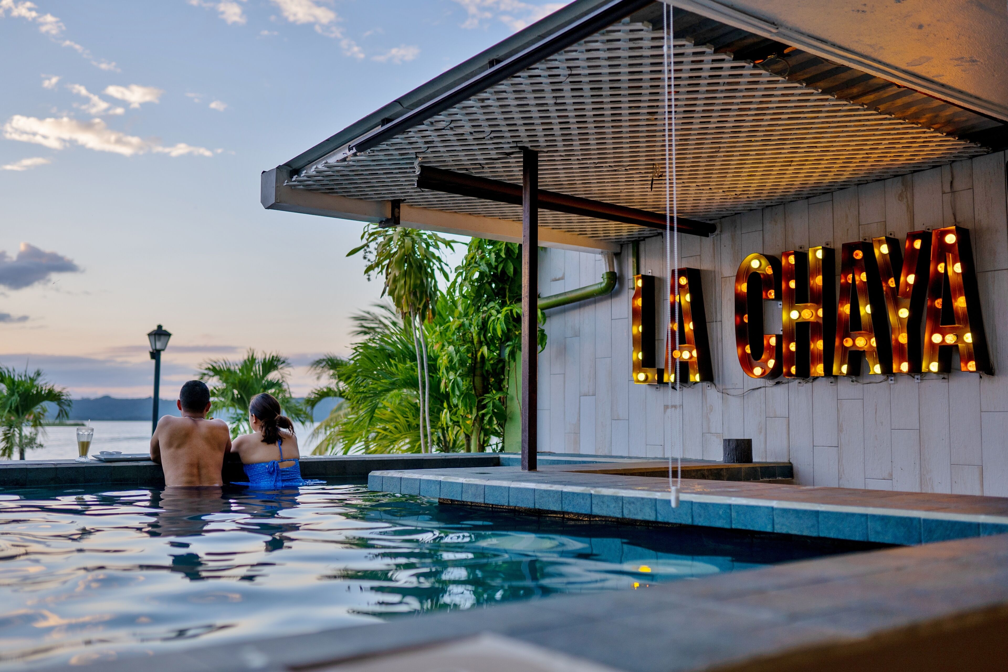 Piscine couverte, piscine extérieure