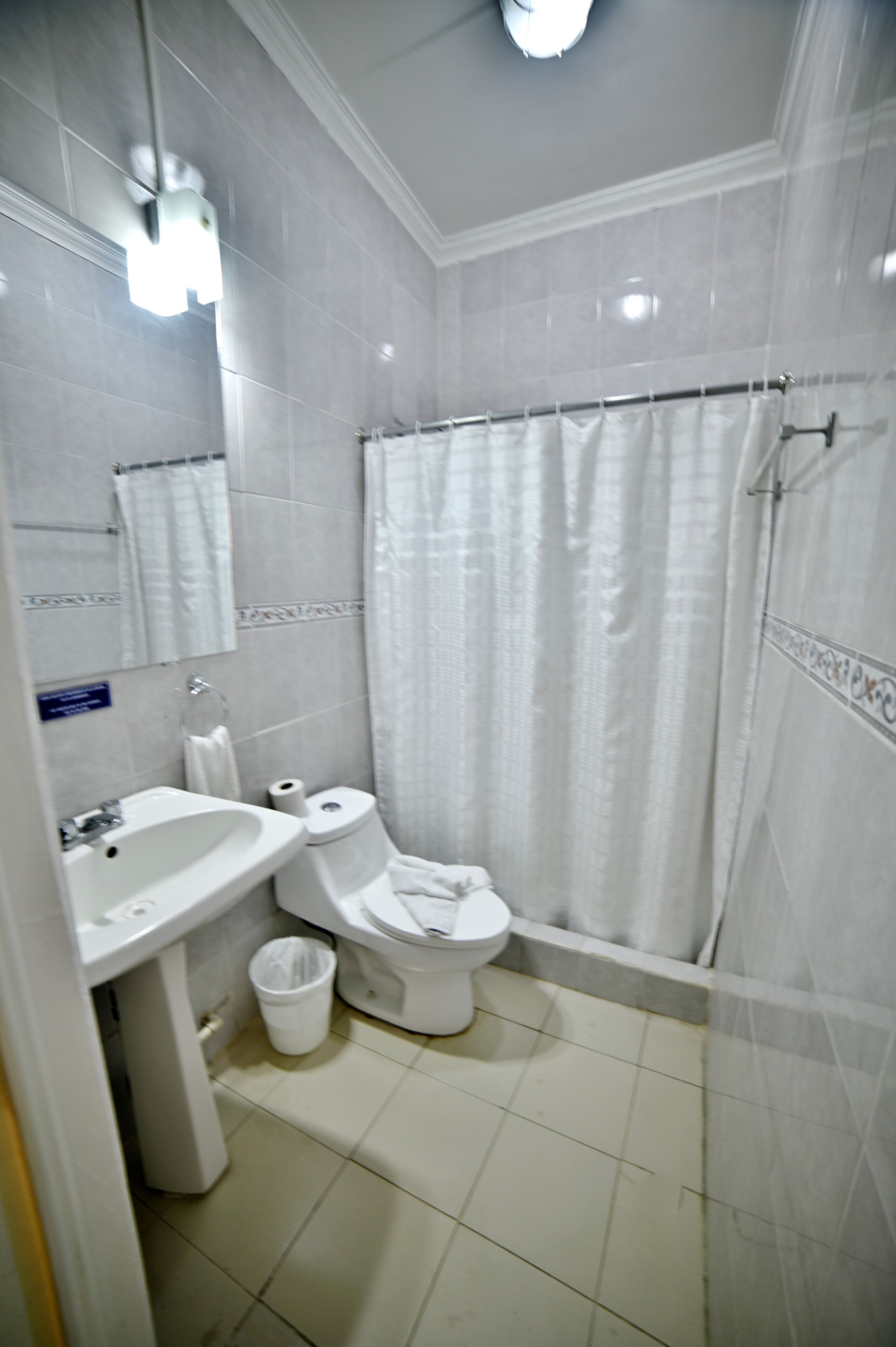 standard single room, 1 single bed | in-room safe, desk, free wifi, bed sheets