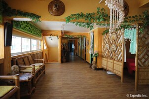 Manicura y pedicura, masajes