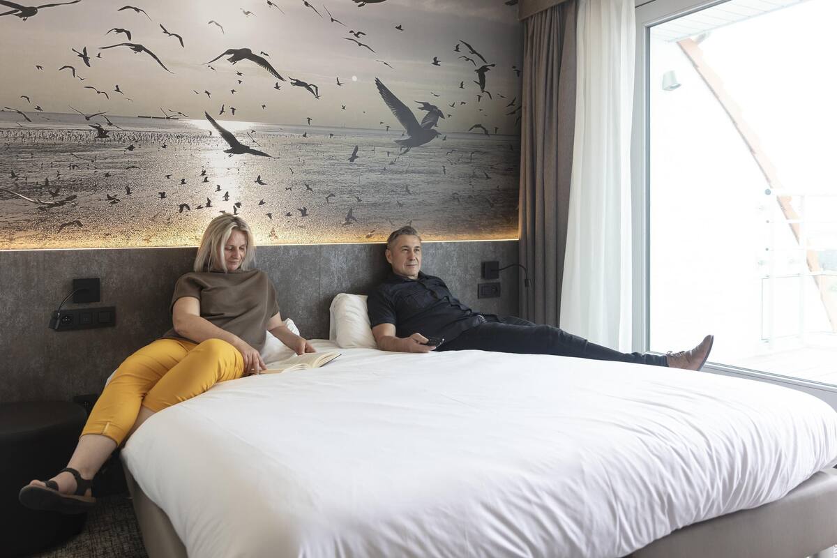 superior room, 1 double bed, balcony | in-room safe, desk, laptop workspace, blackout curtains