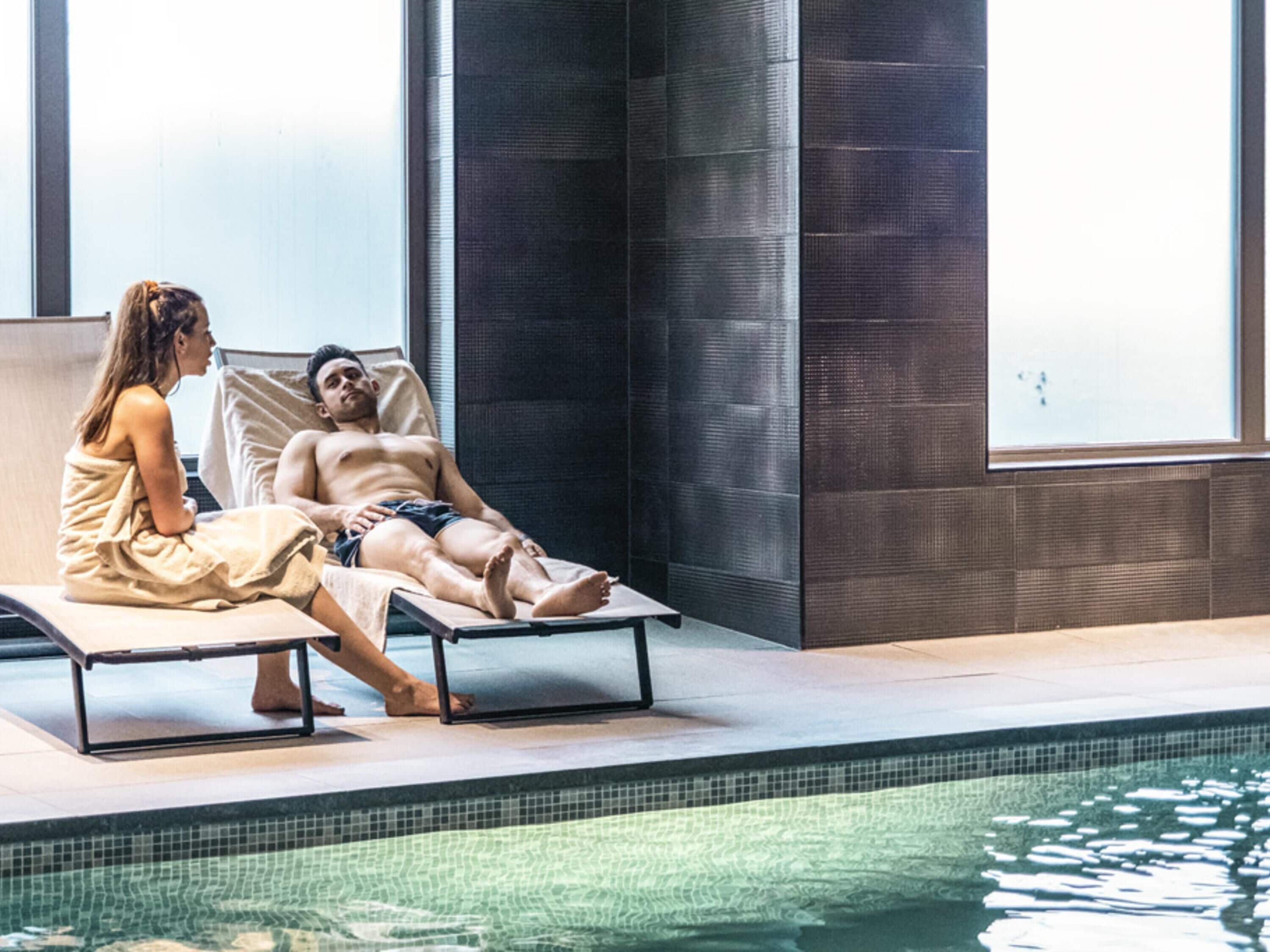 Indoor pool, seasonal outdoor pool, pool loungers