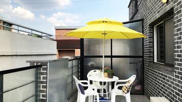 Family Apartment, 2 Bedrooms, Terrace | Property amenity