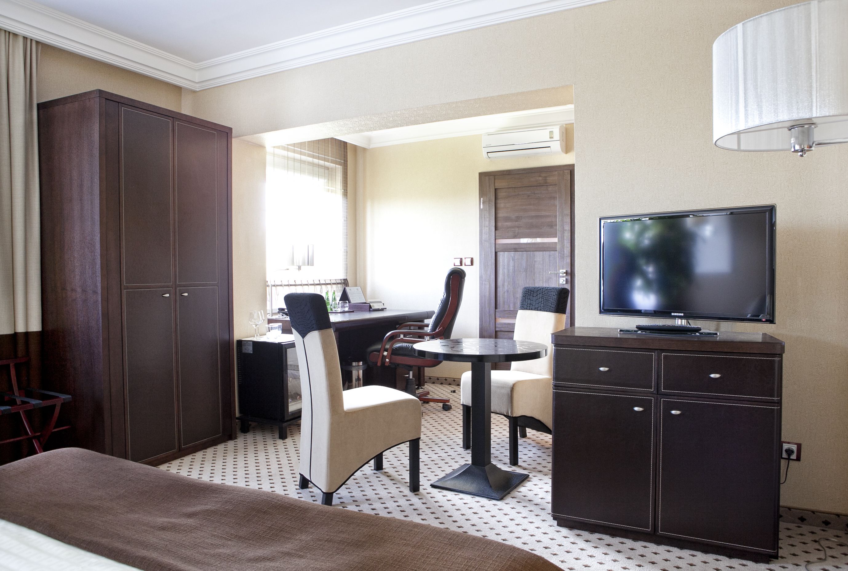 junior apartment, 1 double bed | living area | lcd tv