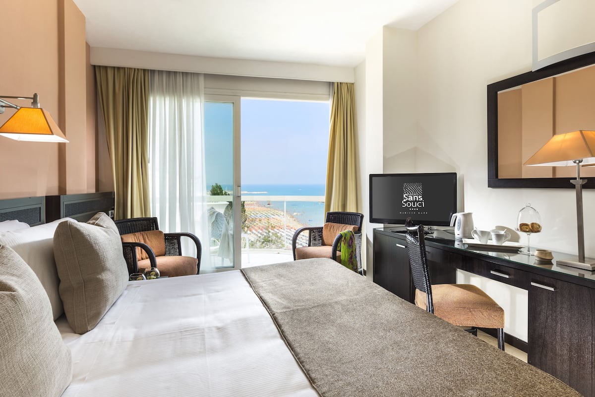Ropa de cama de alta calidad y artículos del minibar gratis