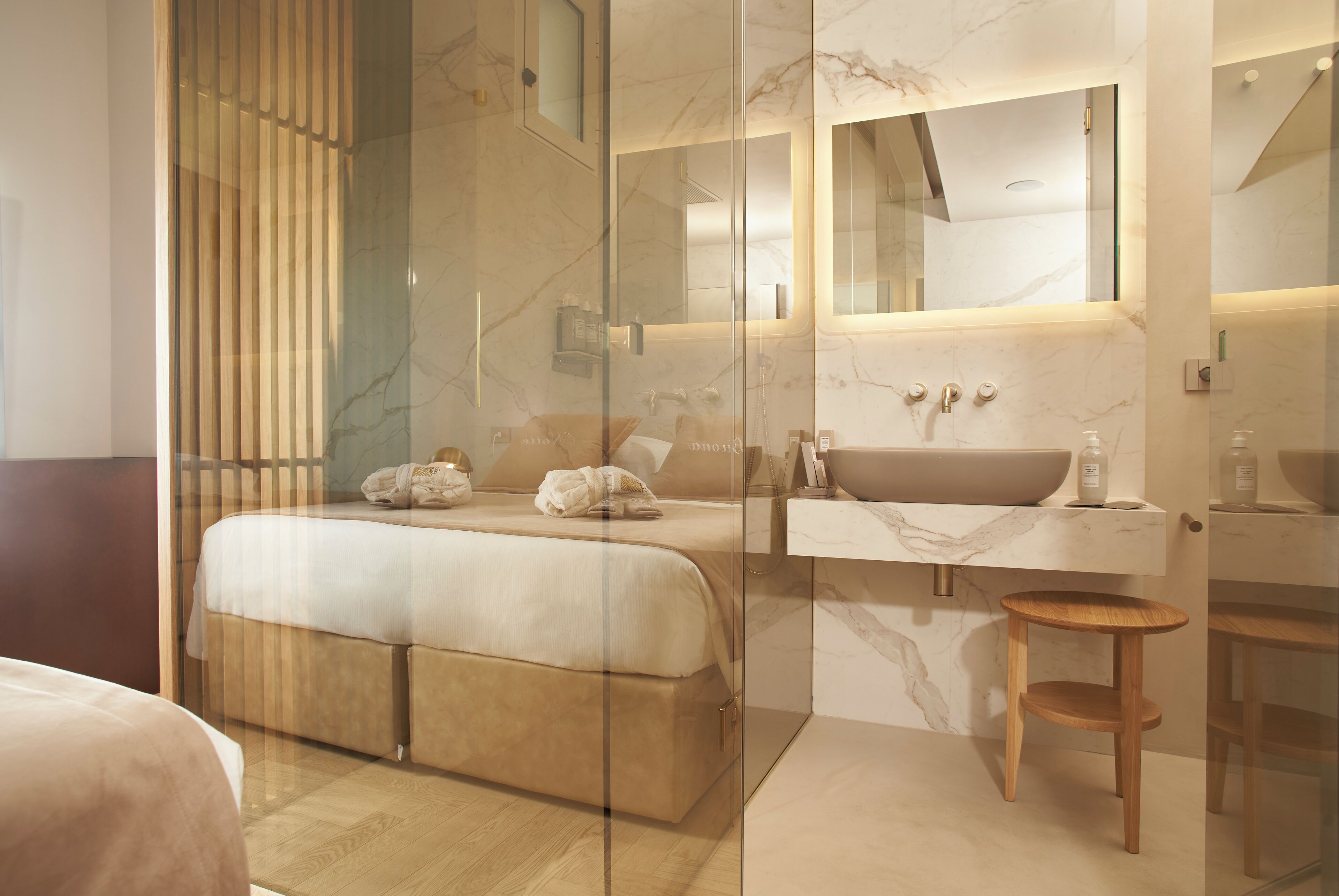 junior studio suite, multiple beds, sea view (ponente) | bathroom | rainfall showerhead, hair dryer, slippers, bidet