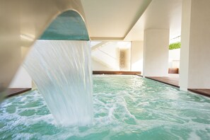 Perawatan tubuh, body scrub, perawatan wajah, dan perawatan Ayurveda