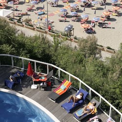 Sulla spiaggia, navetta gratuita per la spiaggia, teli da spiaggia