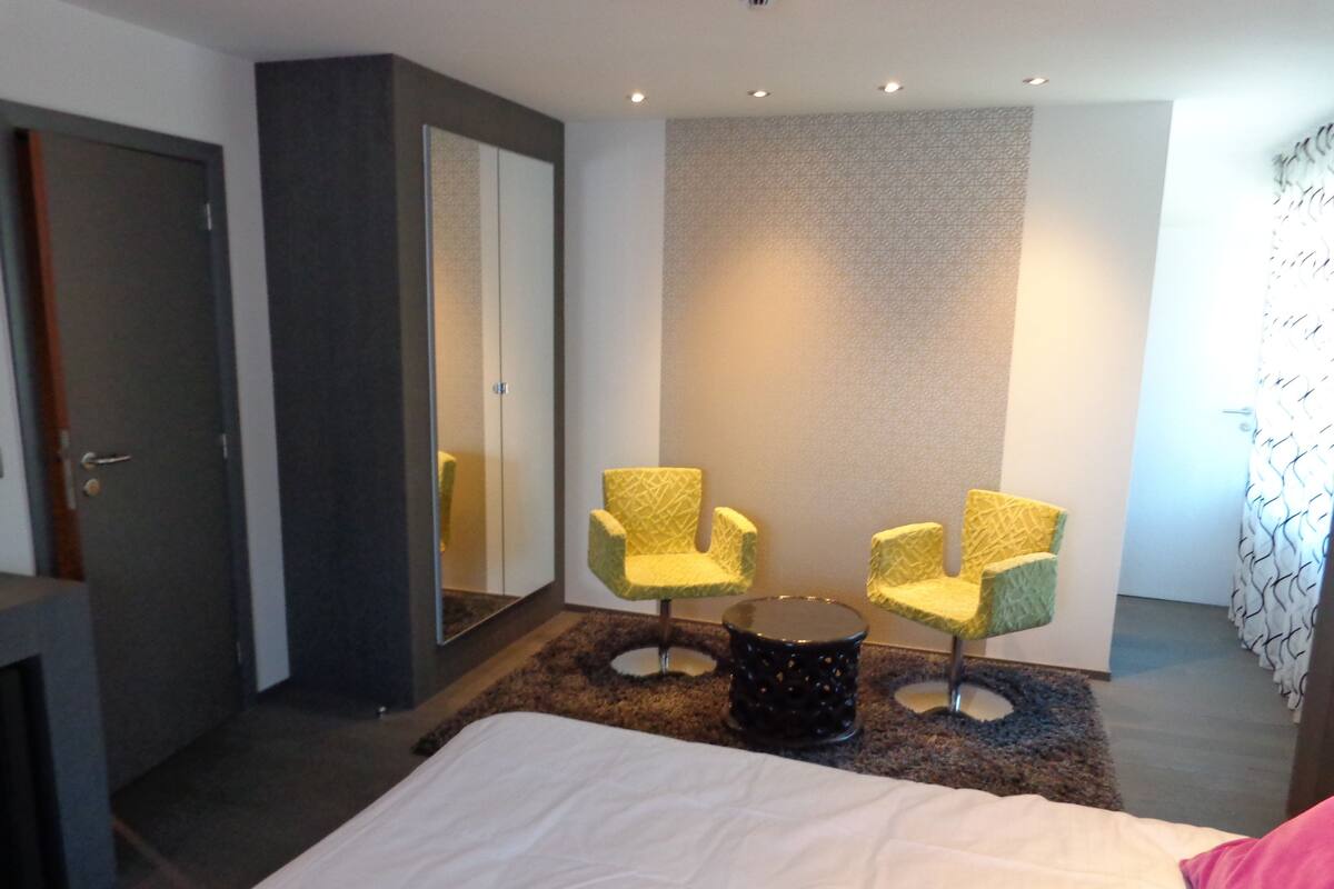 Junior Suite | Living area | Plasma TV