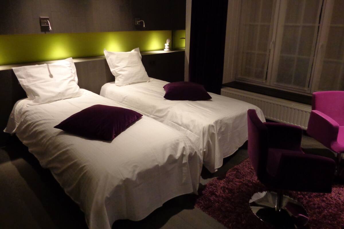 1 bedroom, premium bedding, minibar, desk