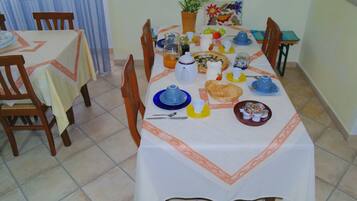 Free daily local cuisine breakfast