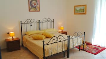 Individually decorated, individually furnished, desk, soundproofing