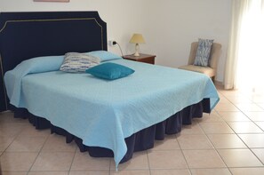 Double Room | Individually decorated, individually furnished, desk, soundproofing - Bed and Breakfast Oliena (Oliena)