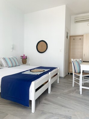 Standard Room, Partial Sea View | Free WiFi - Drakos Twins (Ios)