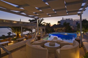 Bar vid poolen
