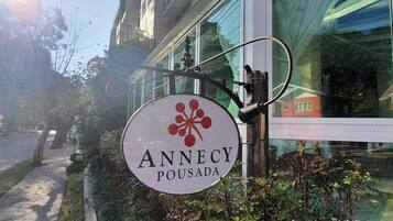 Fachada da propriedade