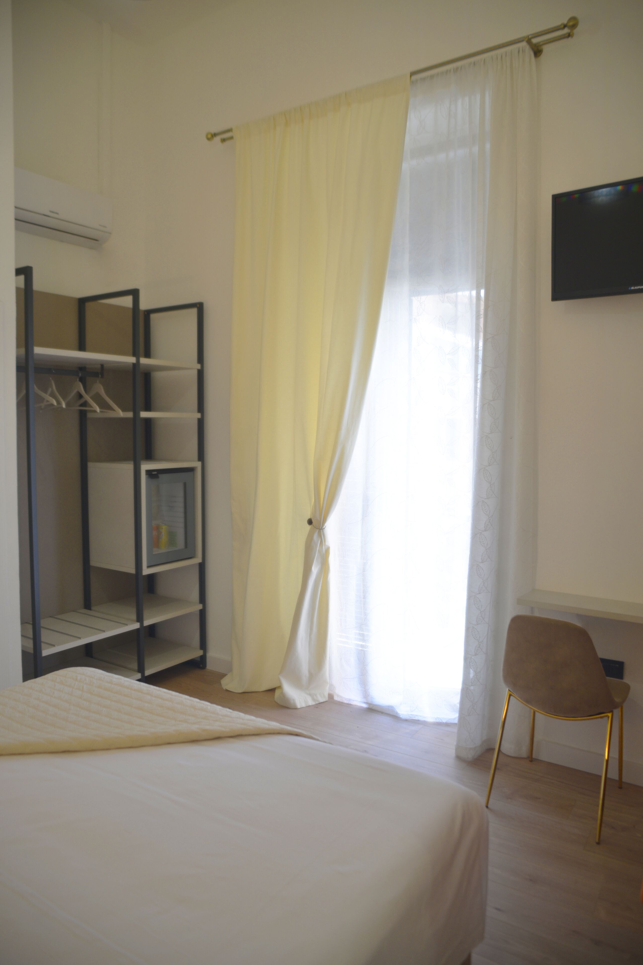 comfort double or twin room, private bathroom | minibar, in-room safe, desk, free wifi