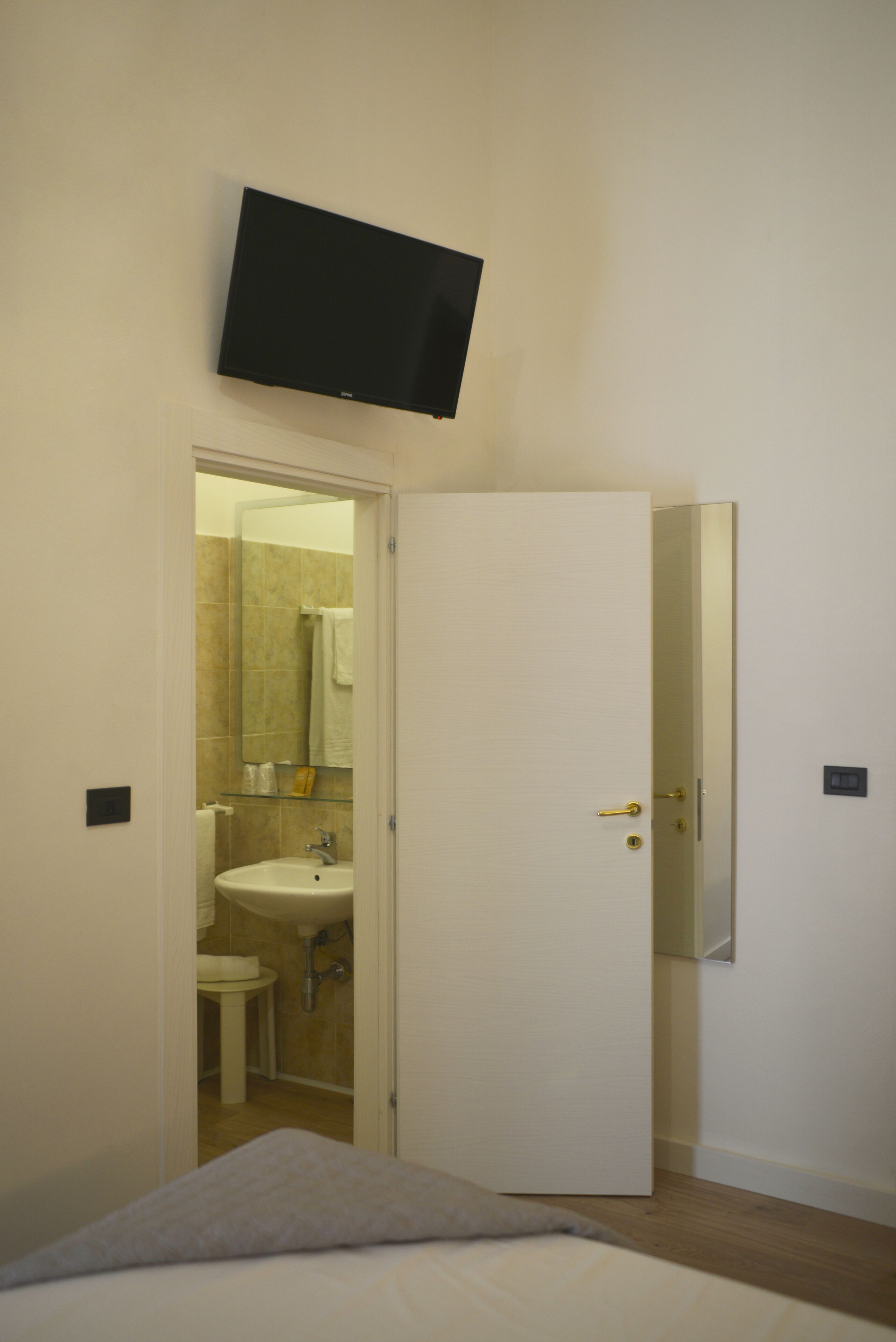 comfort double or twin room, private bathroom | bathroom | shower, hair dryer, bathrobes, bidet