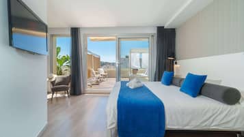 Suite, Terrace | Minibar, in-room safe, desk, soundproofing