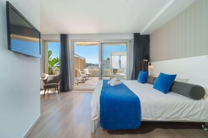 Suite, Terrace | Minibar, in-room safe, desk, soundproofing