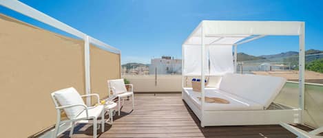 Suite, Terrasse | Minibar, Zimmersafe, Schreibtisch, schallisolierte Zimmer