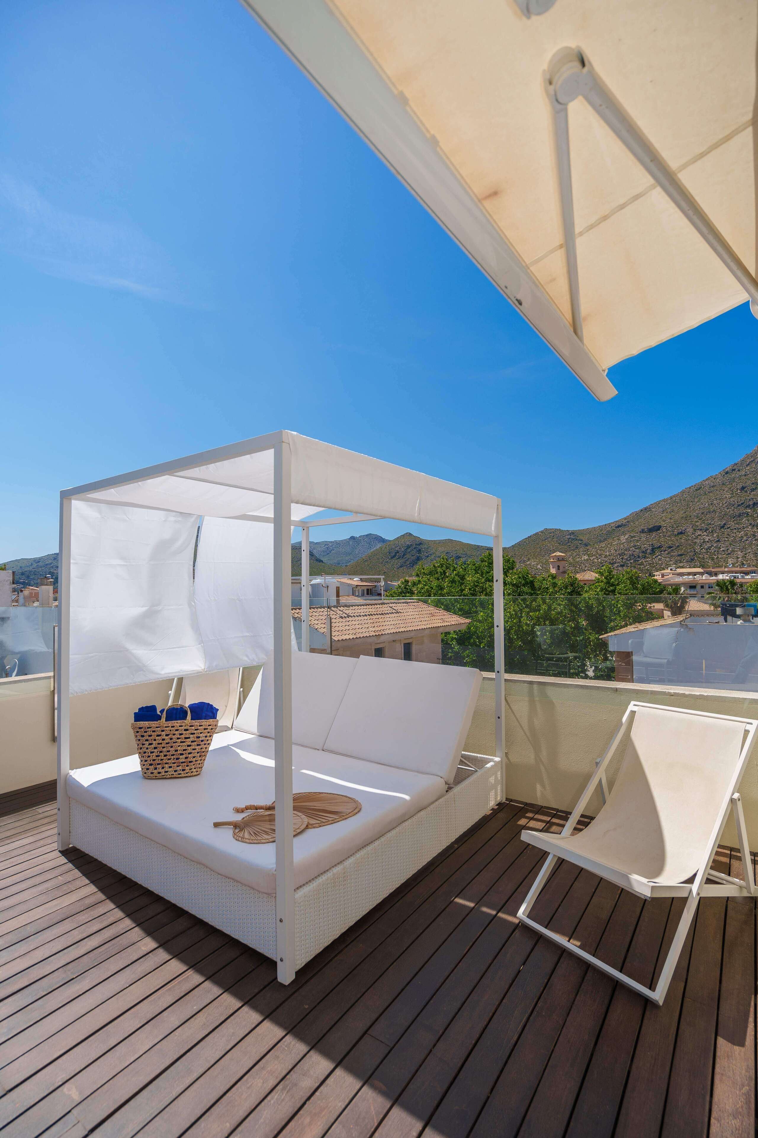 suite, terrace | minibar, in-room safe, desk, soundproofing