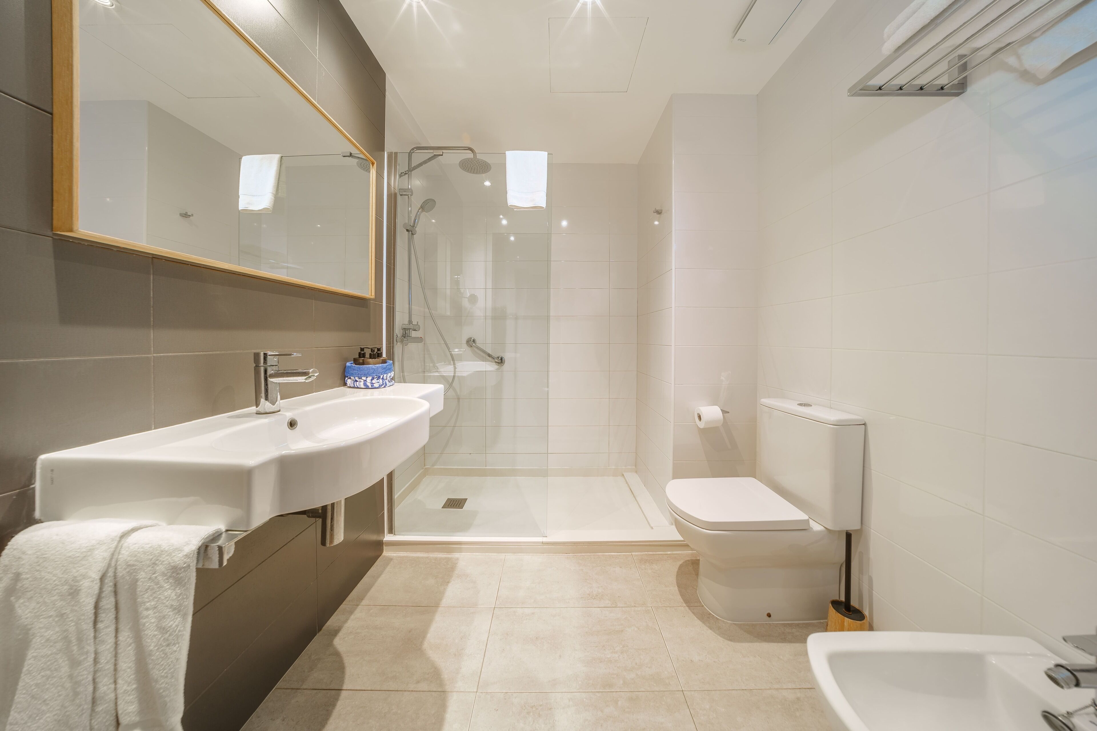 superior double room, balcony | bathroom | hair dryer, towels