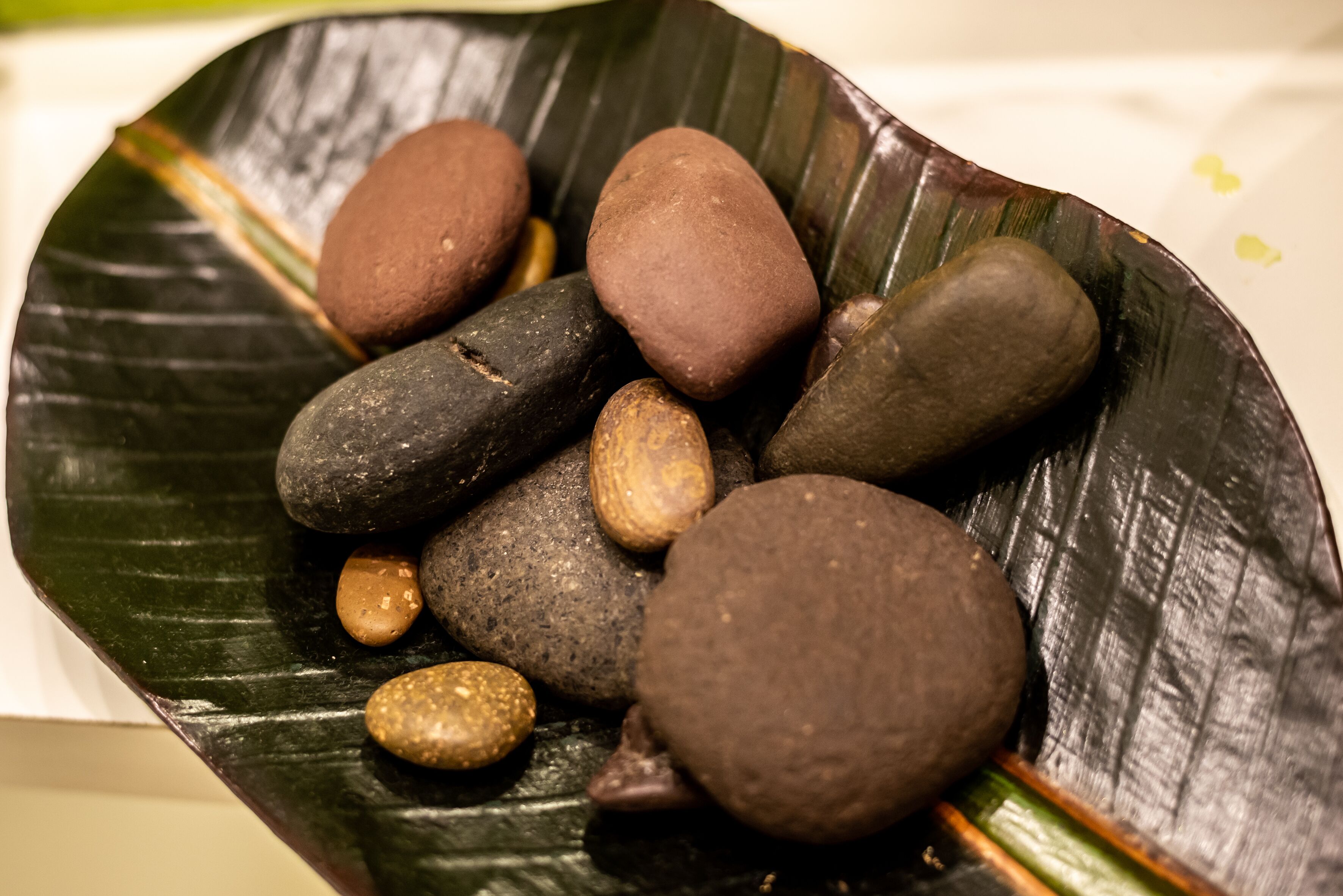 body treatments, aromatherapy, hot stone massages, body scrubs, facials