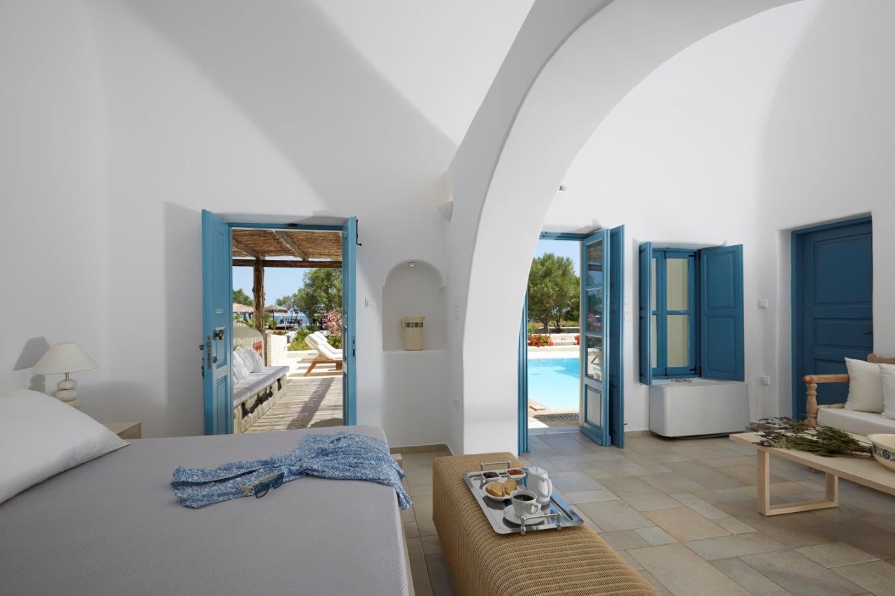 deluxe room, private pool | egyptian cotton sheets, premium bedding, memory-foam beds, minibar