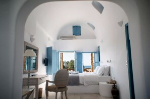 Suite with Balcony and Sea View | Sengetøy i egyptisk bomull og sengetøy av topp kvalitet