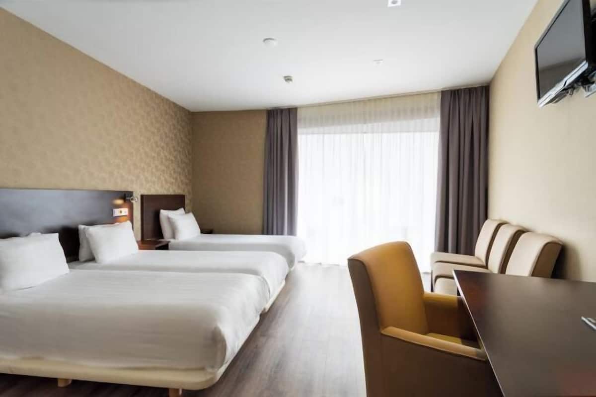 In-room safe, desk, iron/ironing board (on request), free WiFi
