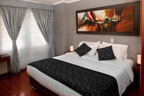 Habitación estándar, 1 cama doble | Cortinas opacas, wifi gratis, ropa de cama