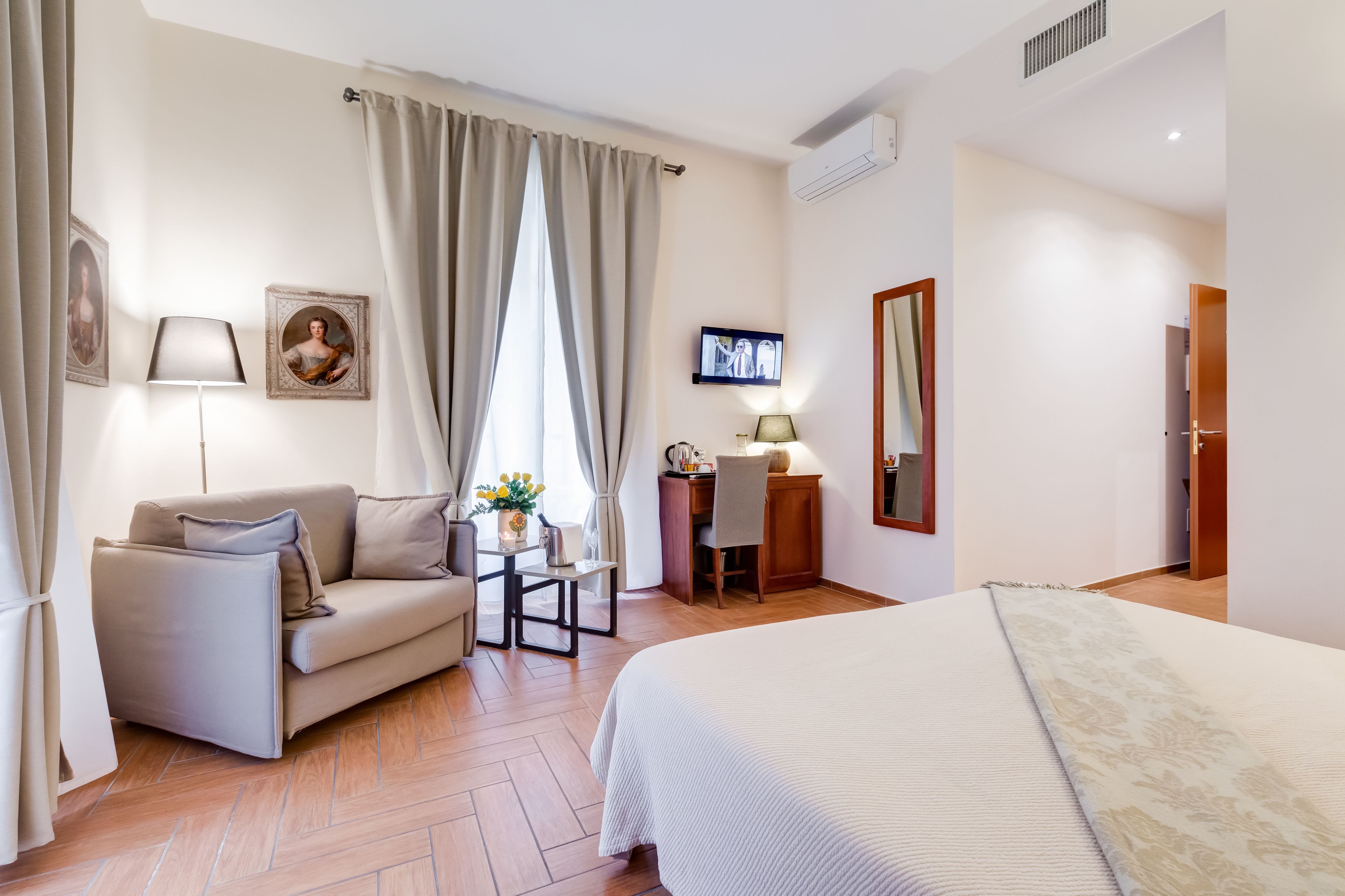 comfort triple room | minibar, in-room safe, individually furnished, desk