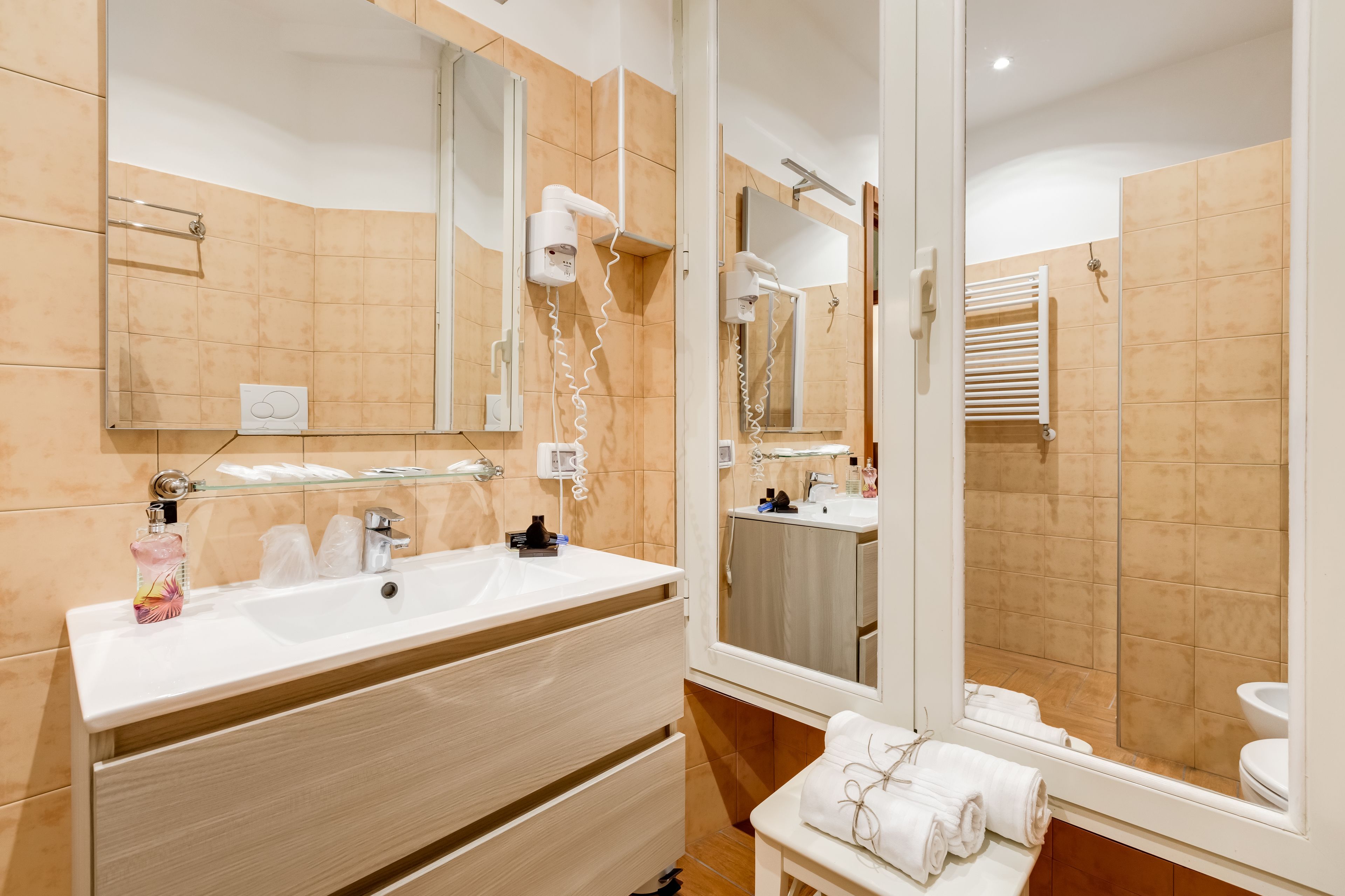 shower, rainfall showerhead, free toiletries, hair dryer