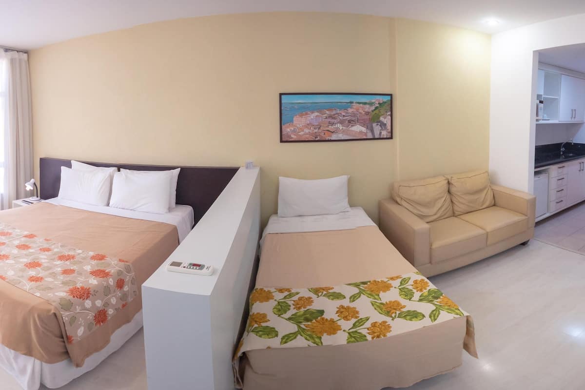 書桌、免費無線上網