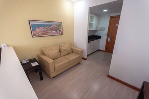 Standard Duplo Casal | Sala de estar | TV de tela plana 32 polegadas com canais a cabo, TV