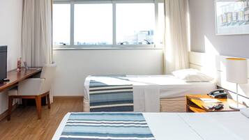 Studio Duplo Twin | Escritorio, cortinas opacas, sistema de insonorización y wifi gratis