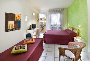1 bedroom, Egyptian cotton sheets, in-room safe, desk - Hotel Ristorante Locanda Rosy - B&B (Cattolica)