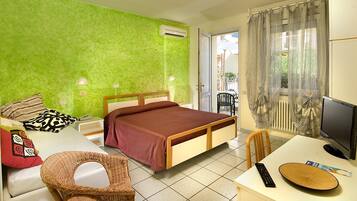 1 bedroom, Egyptian cotton sheets, in-room safe, desk