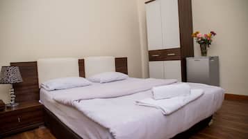 Economy Double room  | Iron/ironing board, rollaway beds, free WiFi, bed sheets