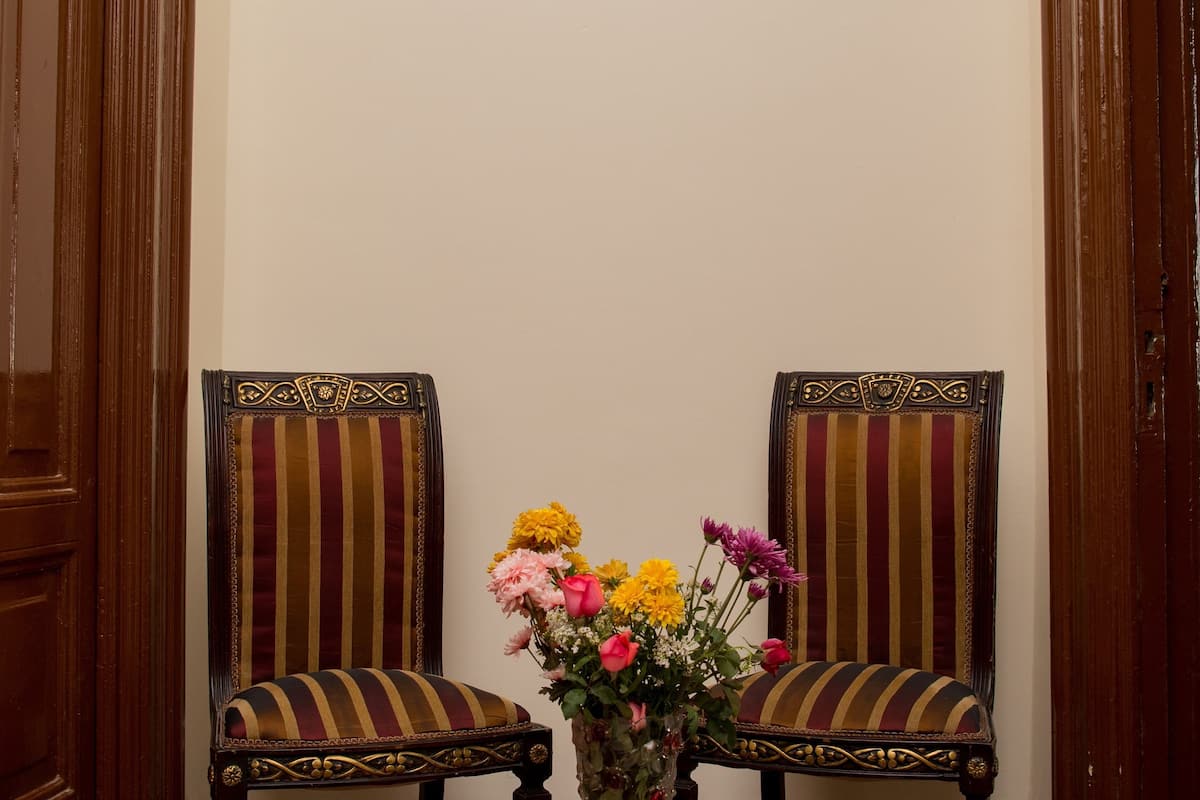 Royal Studio with Kitchenette | Iron/ironing board, rollaway beds, free WiFi, bed sheets