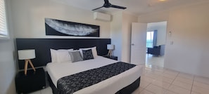 Pillow-top beds, individually decorated, individually furnished, desk - Rose Bay Resort (Bowen)